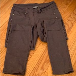 A cute pair of athleta jean leggings💜